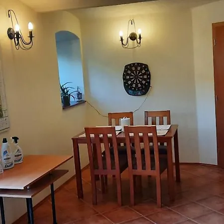 Podkrovi V Jihoceskem Statku Nemejice