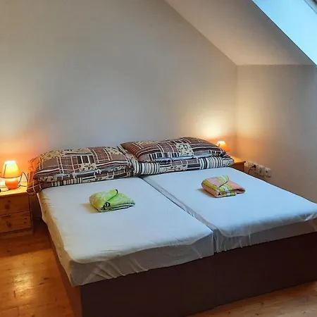 Venkovský dům Podkroví V Jihočeském Statku Nemejice