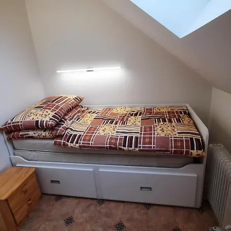 Podkroví V Jihočeském Statku Venkovský dům Nemejice