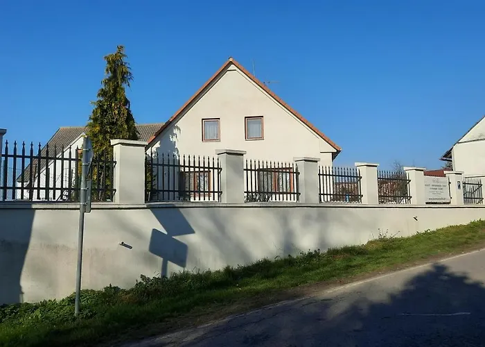 Venkovský dům Podkroví V Jihočeském Statku *
